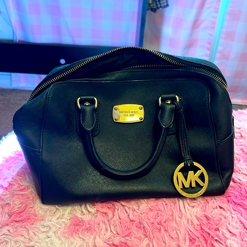 MICHAEL KORS PURSE LIKE NEW